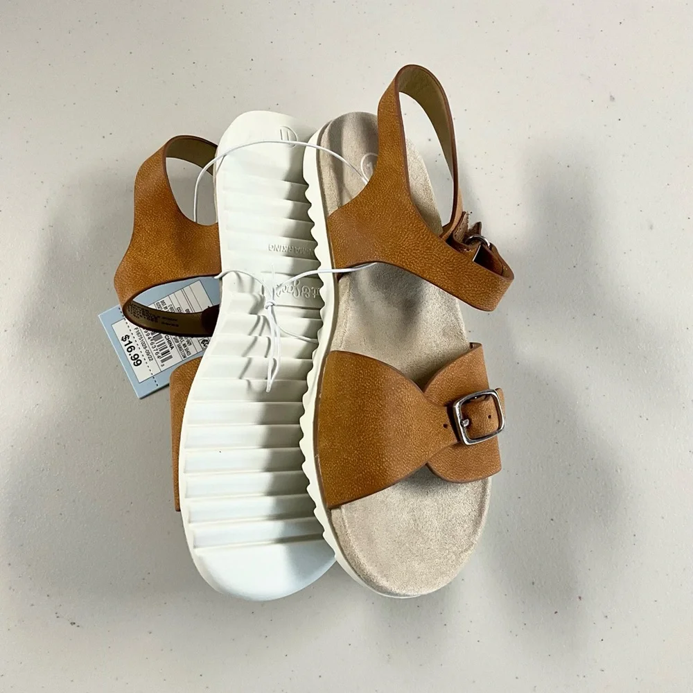 Cat & Jack Tan and Cream Sandals with Buckle